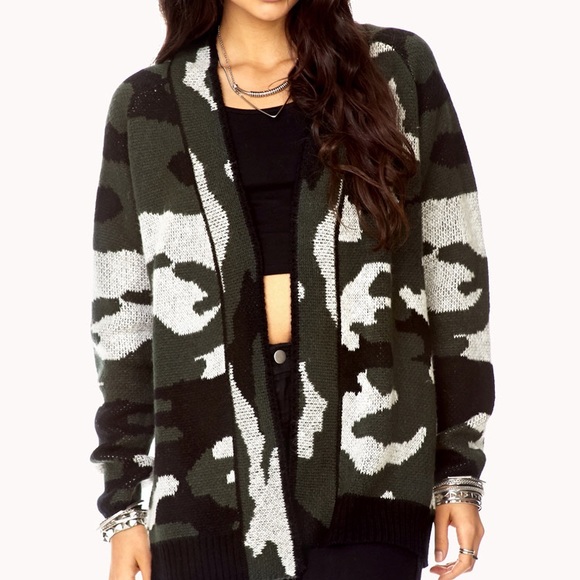 🪩SALE🪩 Forever 21 Desert Dream Camo Cardigan Size Small - Picture 1 of 9